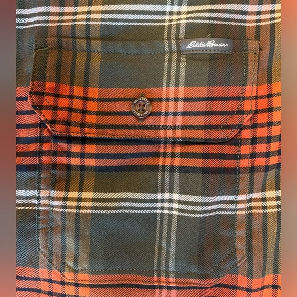 Men’s Eddie Bauer Expedition Button Down - Picture 3 of 5